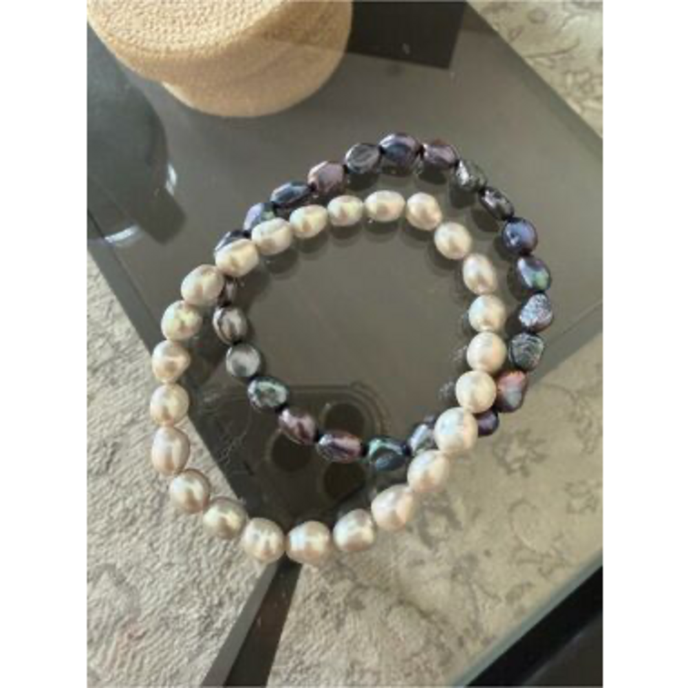 Handmade Freshwater Pearl Stretch Bracelet Set - Black and White Pearls - Picture 5 of 5